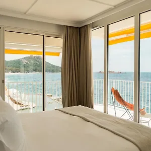 5* Hotel Les Roches Rouges, A Beaumier
